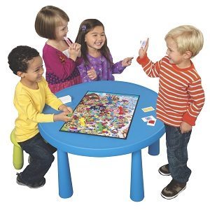Kids-playing-Candy-Land-board-game