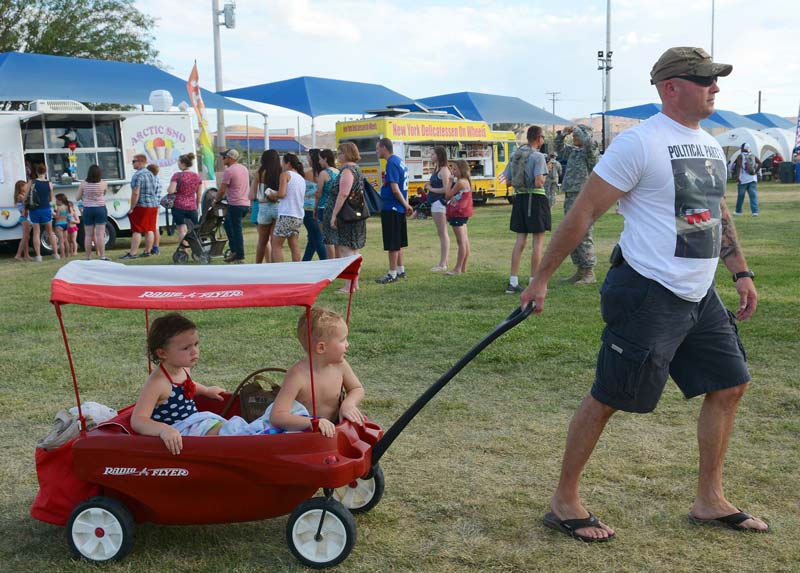 DAD-KIDS-WAGON