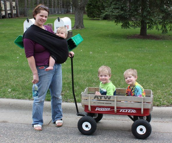 MOM-ADN-KIDS-WITH-WAGON