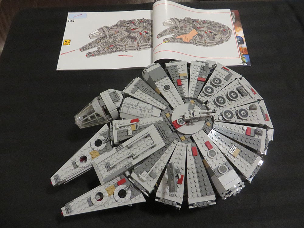 Lego-Millennium-Falcon-02-KT