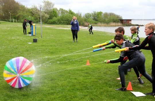 The Water Gun Beach Ball Race 