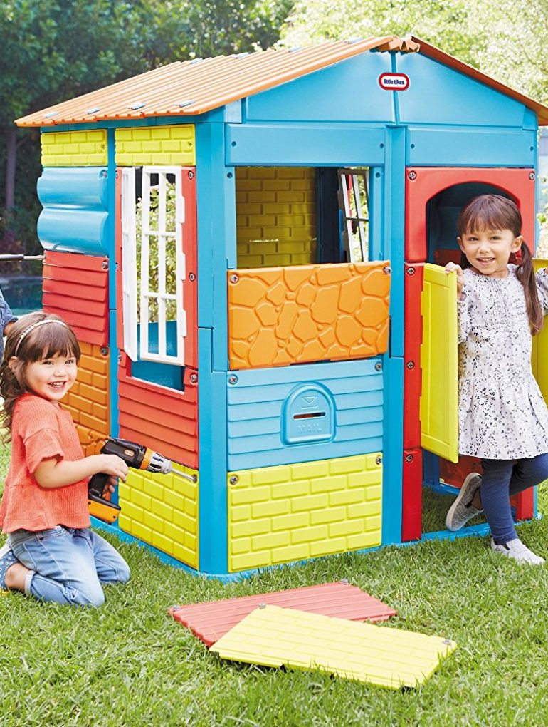 Top Kids Outdoor Playhouses For the Backyard