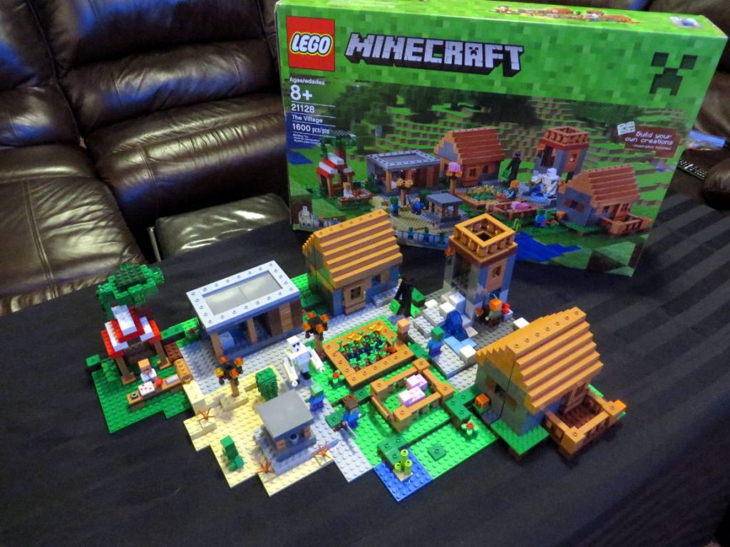 lego-minecraft-the-village-21128-finished-sm